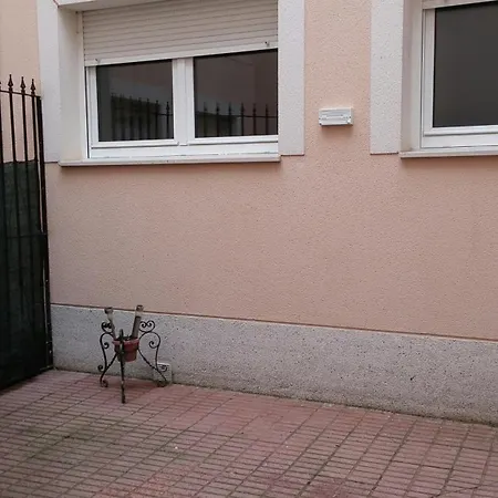 Charming House In With Terrace And Fireplace Ferienhaus *