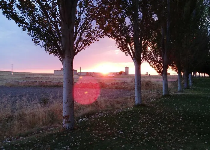 Charming House In With Terrace And Fireplace Semesterbostad