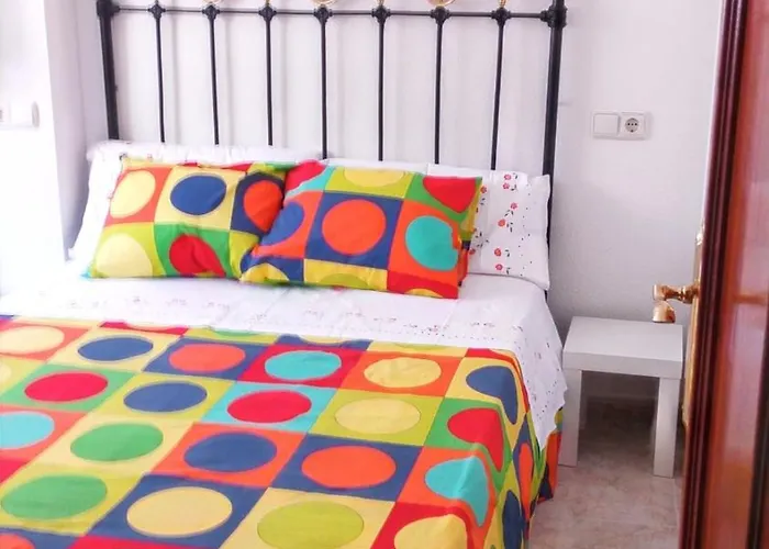 度假居 Charming House In With Terrace And Fireplace